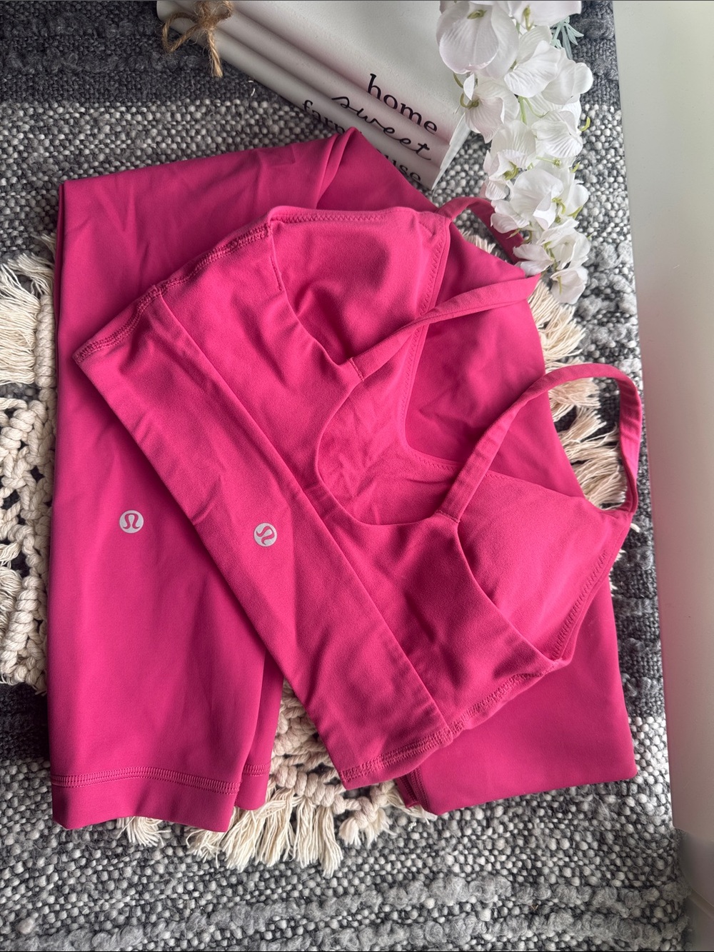 Lululemon Pink Workout Set - Sports Bra & Leggings XS